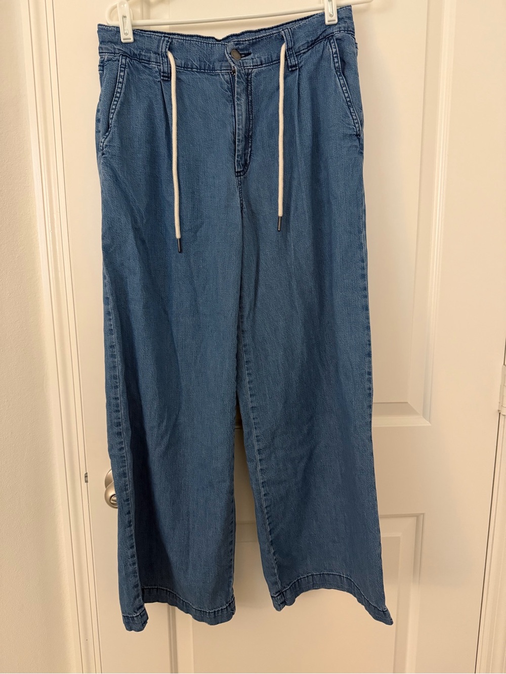 Relaxed Wide-Leg women’s pants